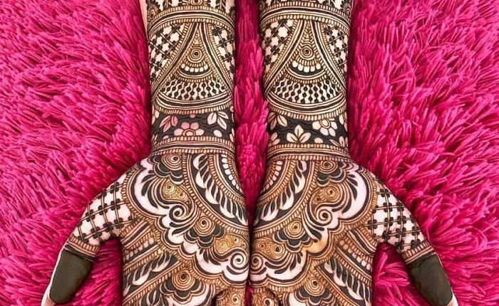 Beautiful Mehendi Designs To Look Out For This Karwa Chauth